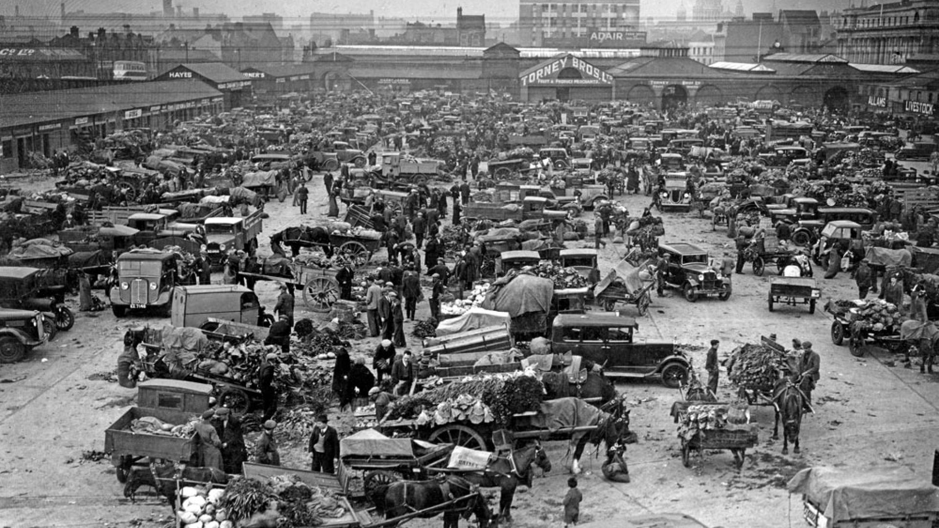 Belfast Vegetable Market & horse-drawn carts