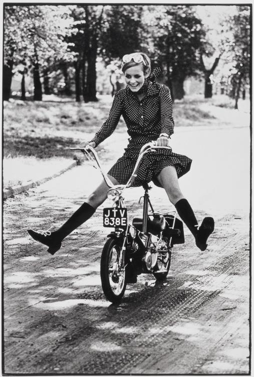 Twiggy by Ronald Traeger, 1967 © estate of Ronald Traeger