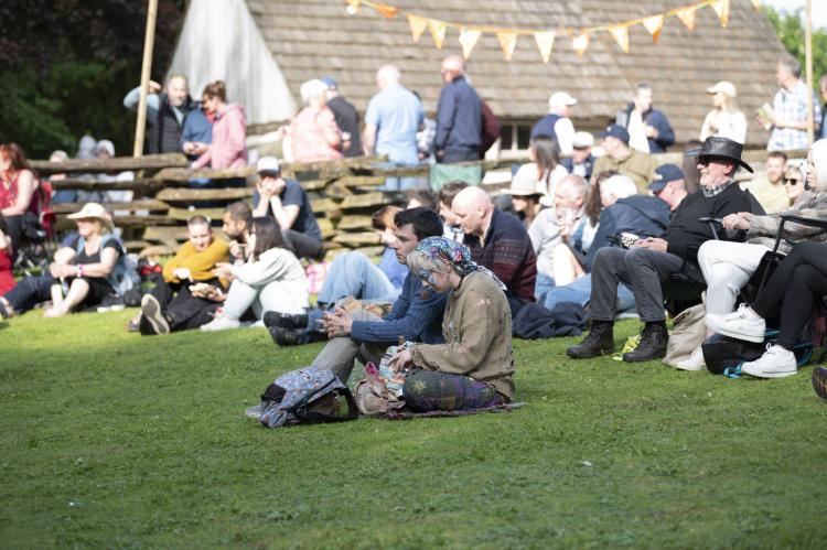 The crowd in the sunshine