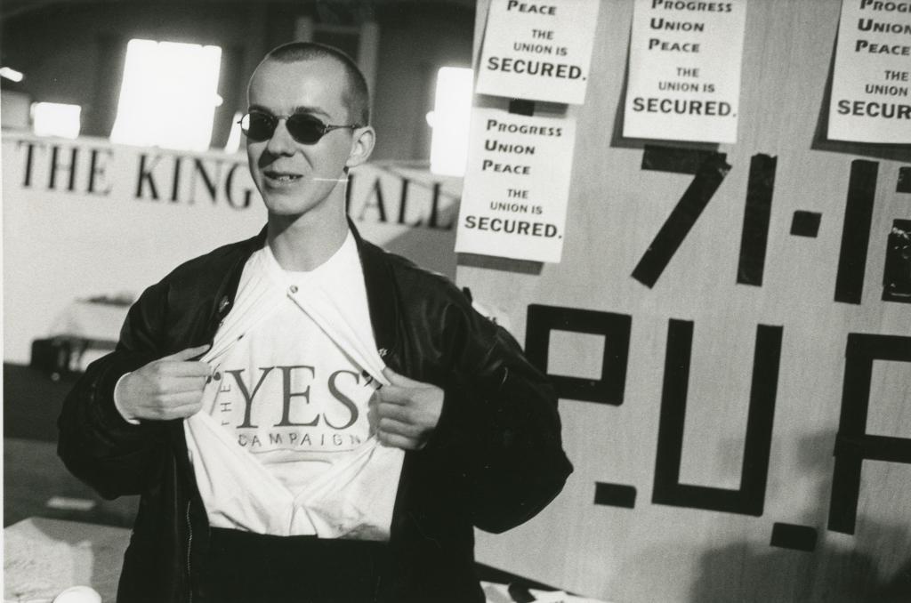 Campaigner for YES at Kings Hall, photograph by Frankie Quinn